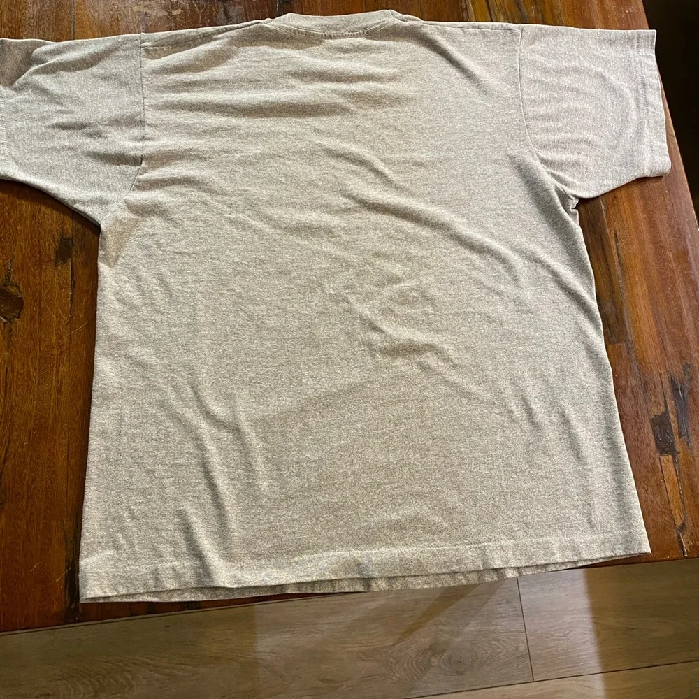 Indiana Hoosiers Graphic T-Shirt Medium - Picture 3 of 5